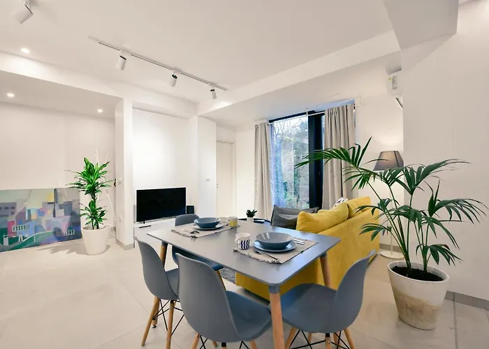 Collective Urban In *